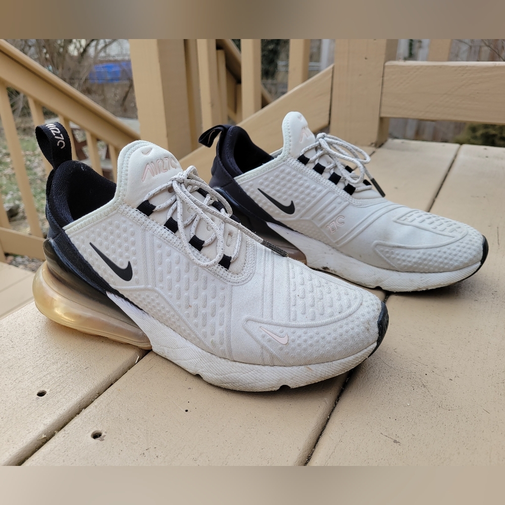 Nike Air Max 270 Sneakers